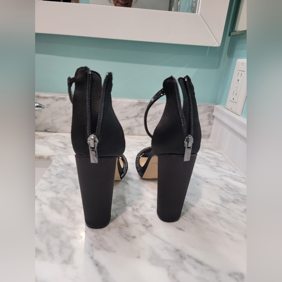 Jewel Badgley Mischka black rhinestone 4" dress heels - Picture 5 of 9